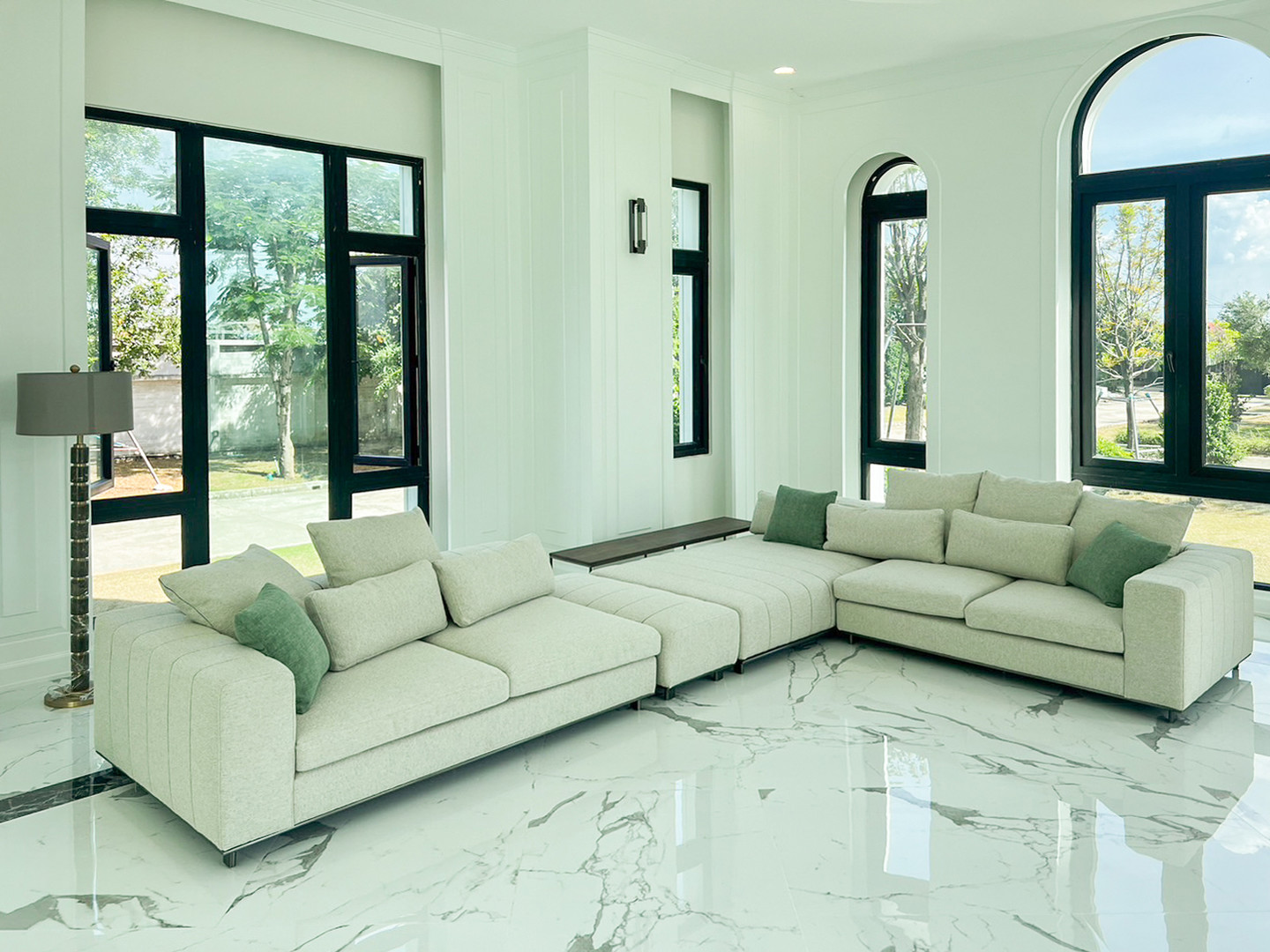 Bangkok Shooting Scene – Wuxi Maifeng Furniture Co., Ltd.